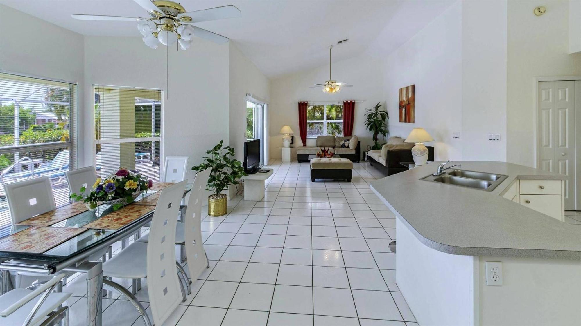 House Rainbow Villa เคปคอรัล ภายนอก รูปภาพ